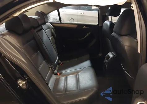 2017 Volkswagen Jetta 1.4T Se z USA, uszkodzony, nr VIN 3VWDB7AJ9HM319141